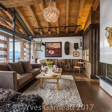 Artsy Luxurious Ski-in-out-chalet Bagnes