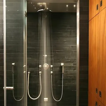 Artsy Luxurious Ski-in-out-chalet Bagnes